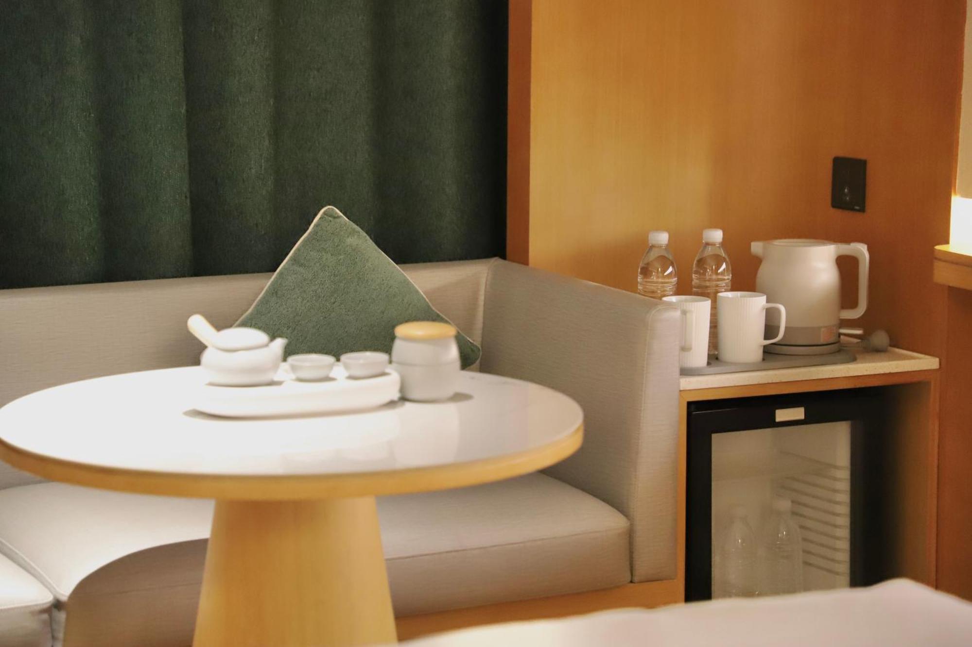 Ji Hotel 3*