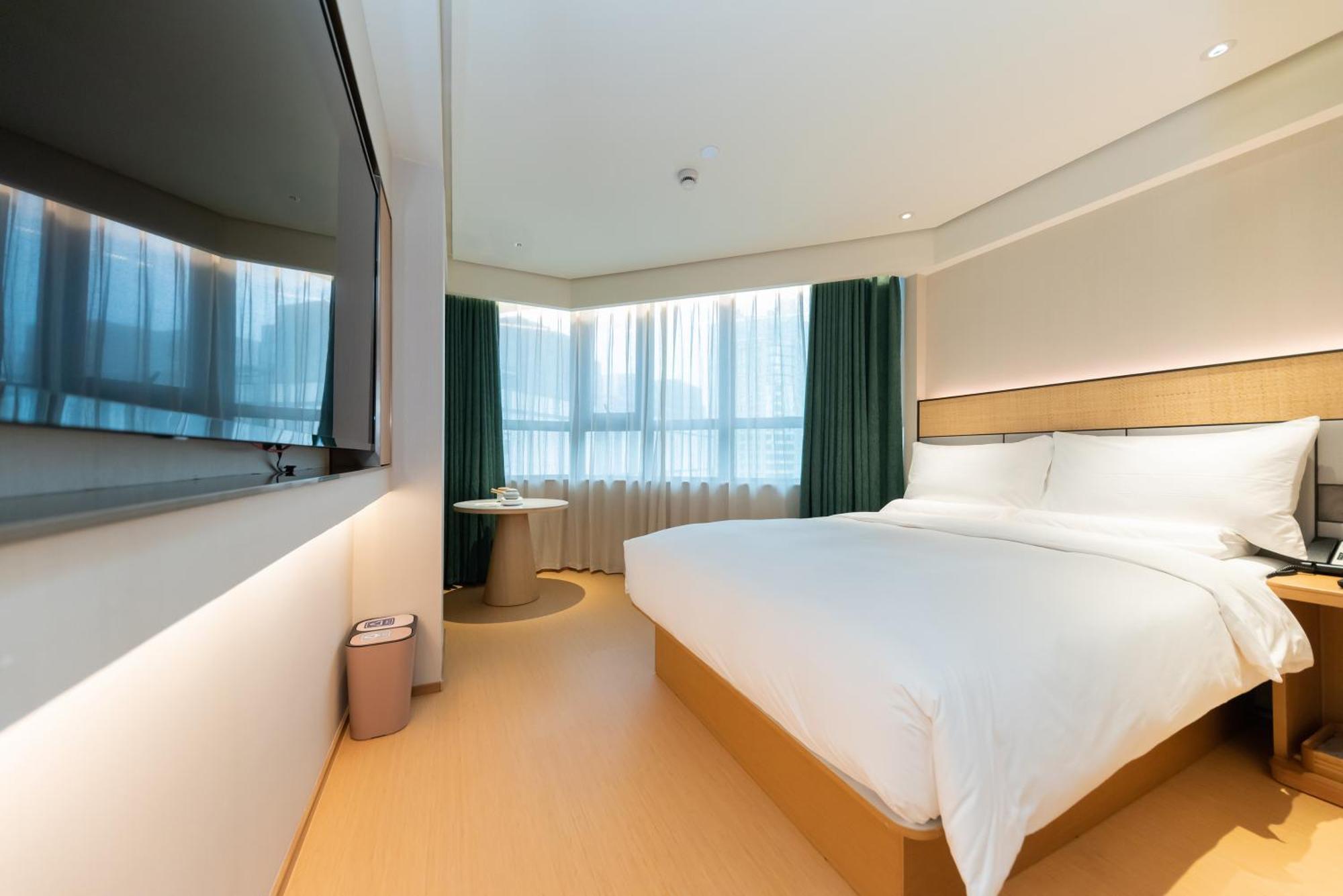 Ji 3* Shanghai
